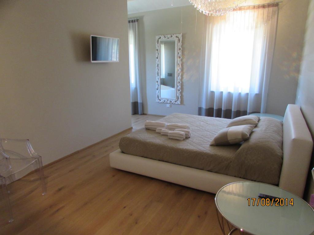 Amico Country House Serra San Quirico Номер фото